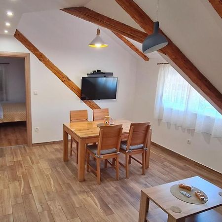 Attic Split Apartment Near City Centre Exterior photo